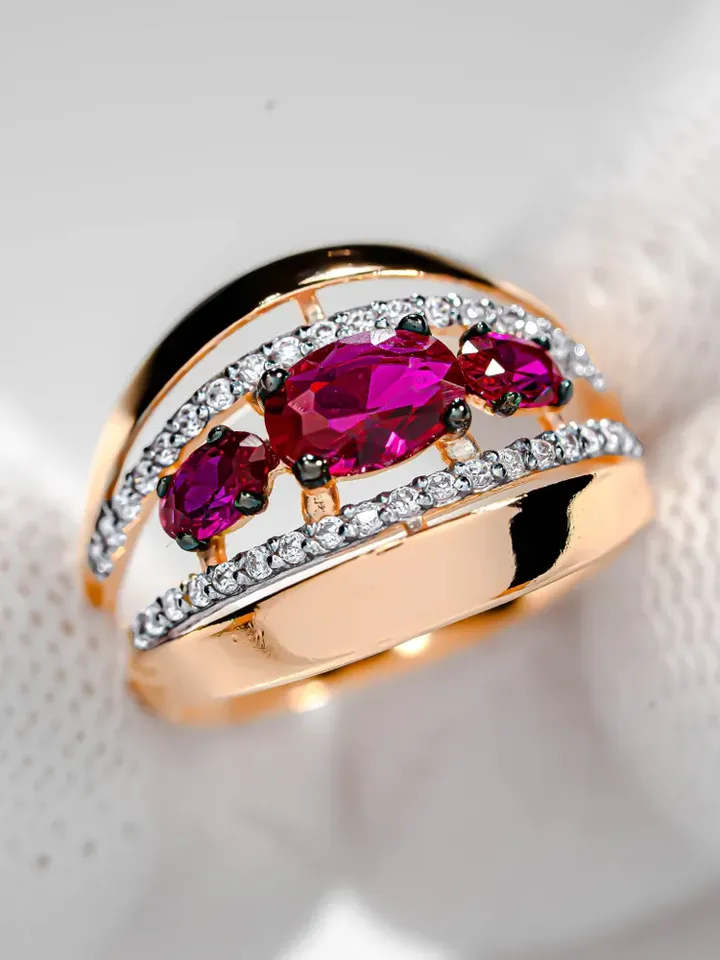 Ring Silver gold plated 925 assay value with cubic zirconia corundum ruby