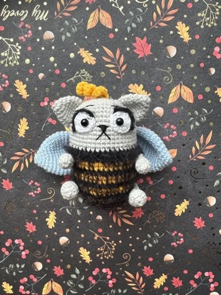 PDF Crochet Baby Cat Bee Pattern, Amigurumi Cat in Bee Costume, Cute Crochet Kitty, Amigurumi Crochet Animal Toy DIY Digital PDF Pattern