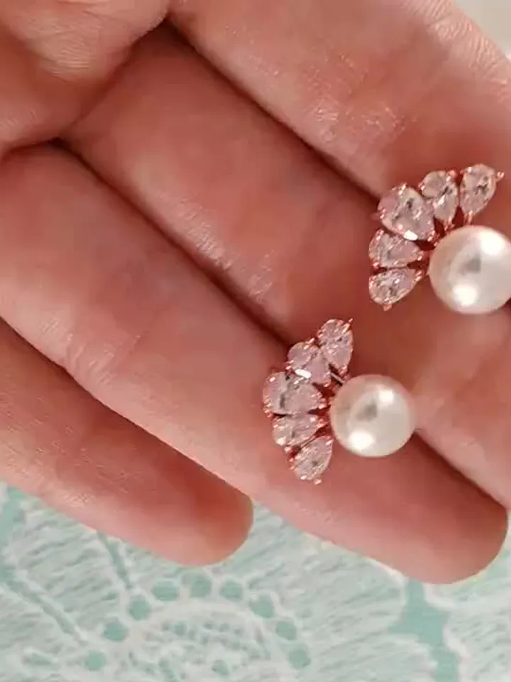Freshwater pearl Swarovski Crystal Wedding Earrings Rose Gold Bridal Earrings Stud Wedding Earrings Vintage style Art Deco Dainty Earrings