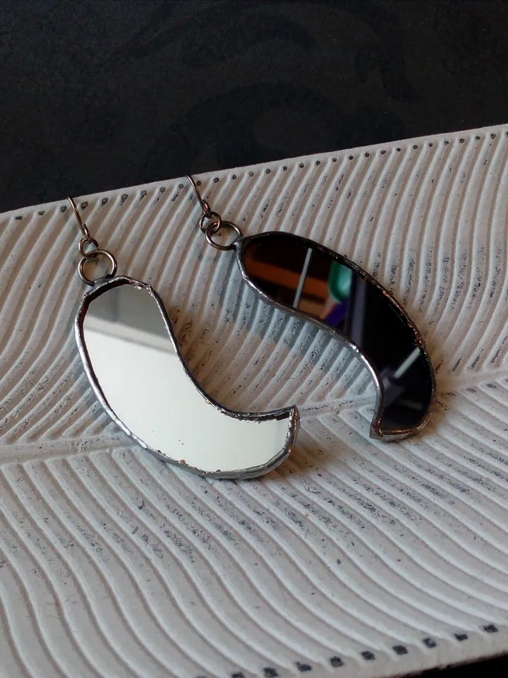 Wavy mirror earring, simple stained glass, Pepper earrings, glass earrings, kawaii earrings, Dangle earrings