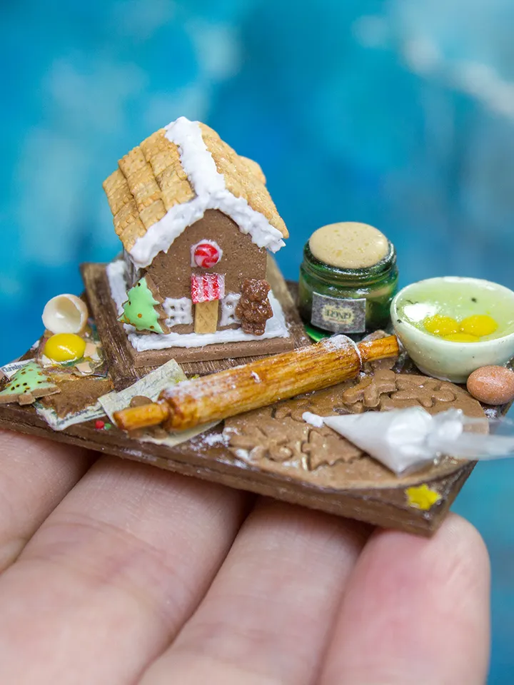 MINIATURE gingerbread house kit on a board 11