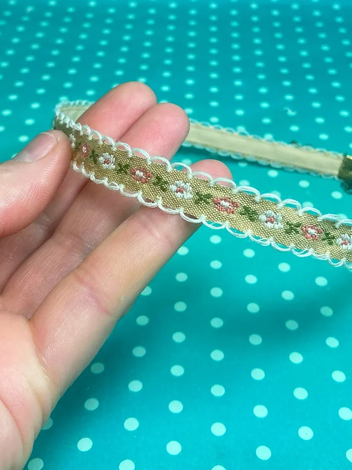 Choker around the neck. Handmade costume jewelry