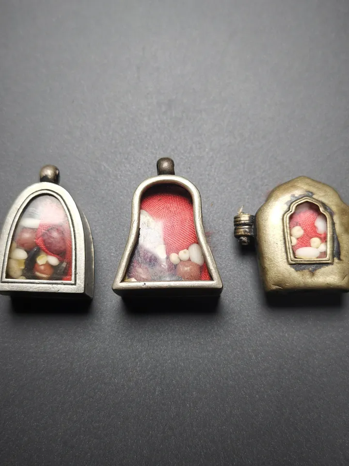 Gandhanra Antique Handmade Gau Ghau Shrine, Mini Tibetan Buddhist Altar Amulet Pendant