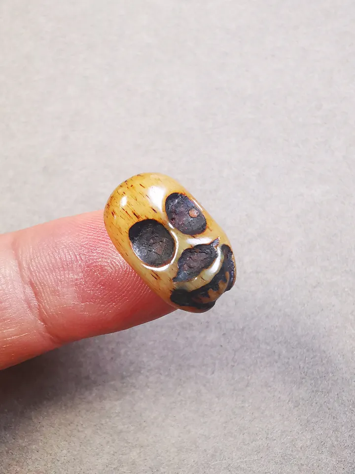 Gandhanra Handmade Tibetan Bone Carved Amulet,Skull Citipati Bead for Mala,Prayer Beads Accessories