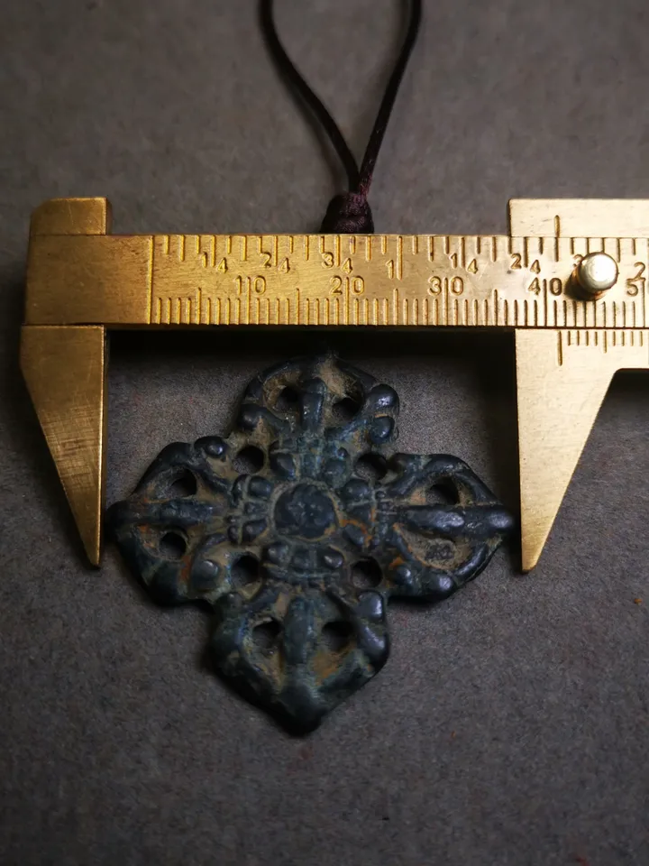Gandhanra Antique Tibetan Buddhist Amulet,Cross Vajra Badge, 50 years old