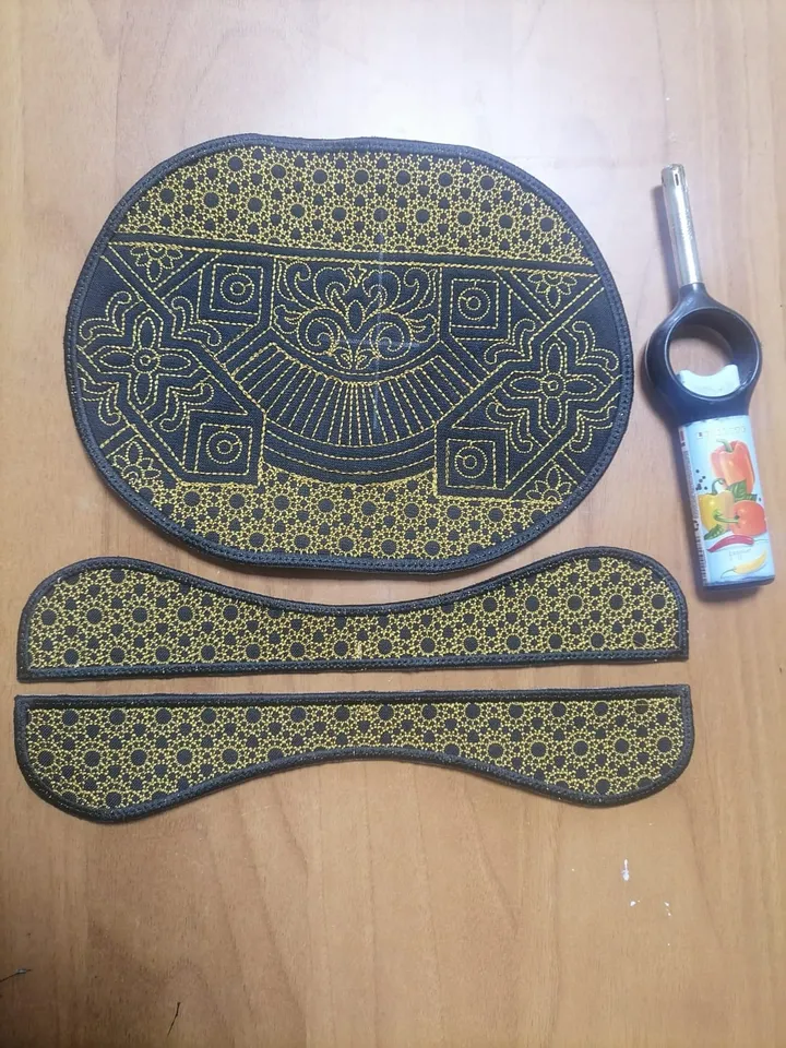 Case for glasses in trapunto technique Machine Embroidery Design