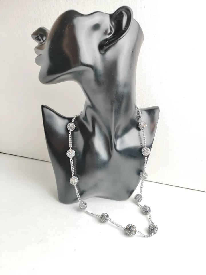 Grey beaded necklace with beaded beads 60 cm