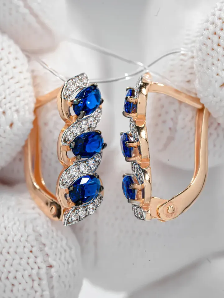 Earrings jewelry Silver gold plated 925 assay value with corundum sapphire