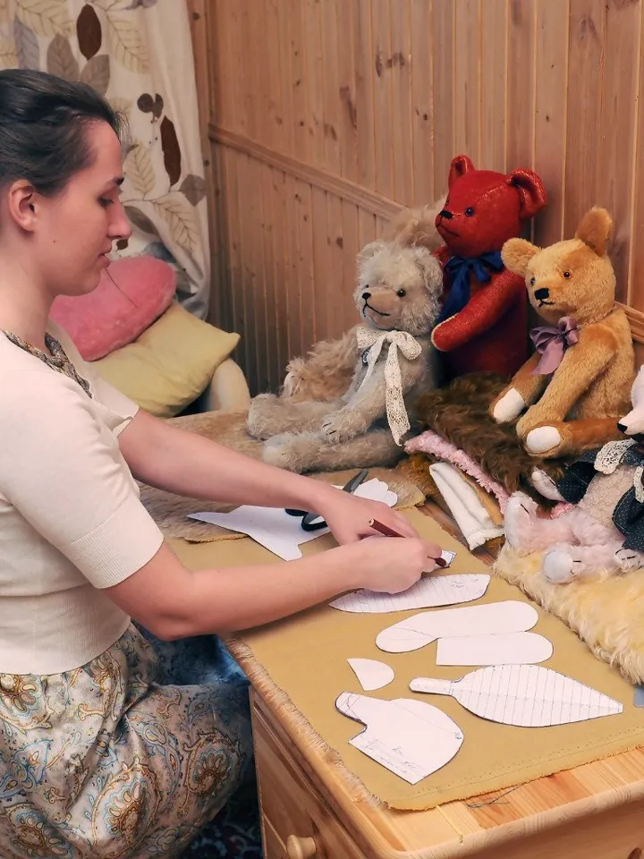 PDF Sewing Antique Style Prick Up Ears Teddy Bear Pattern 18 inch (45cm) Artist design/ traditional classic big  bear