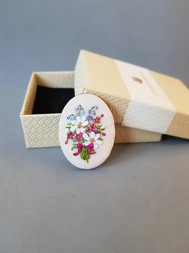 Ribbon embroidered brooch for her, daisy embroidery jewelry