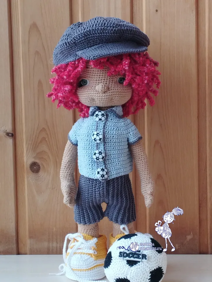 Crochet pattern Footballer doll. Amigurumi pattern