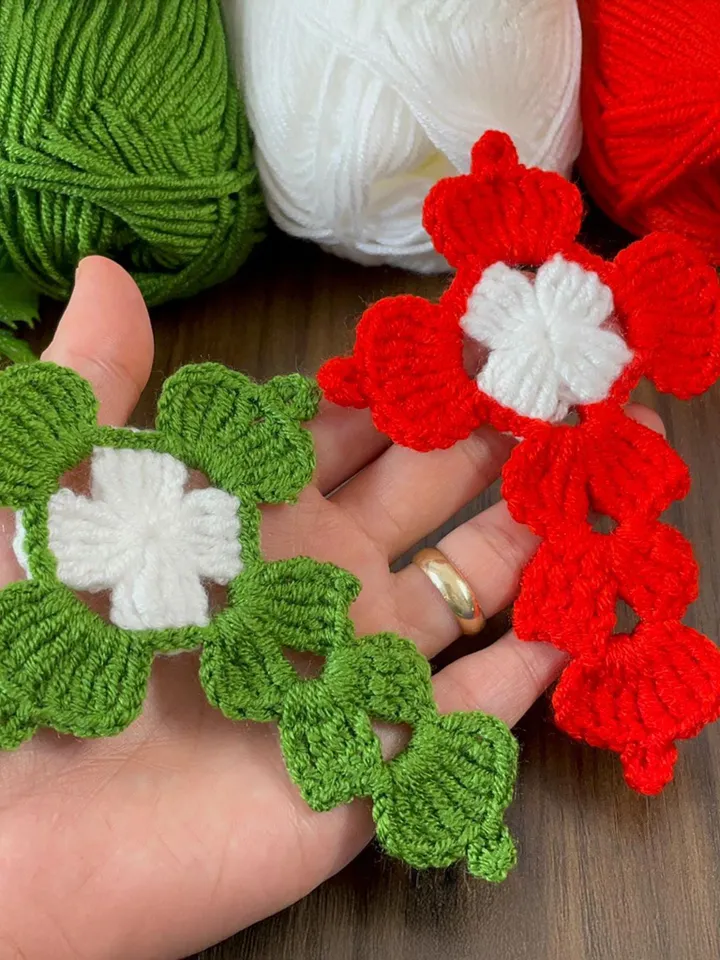Crochet Cross with Heart Motifs PDF Pattern, Handmade Religious Decor Design, DIY Faith-Inspired Crochet Gift