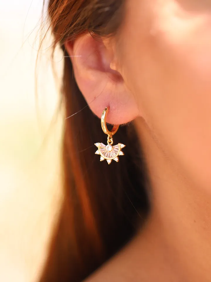 Art Deco Fan Earrings, Gold Minimalist Wedding Earrings, Swarovski Crystal Boho Bridal Earrings, Gatsby Earrings, Vintage Wedding Jewelry
