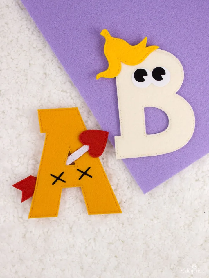 Felt English Alphabet with Eyes - Sewing Patterns