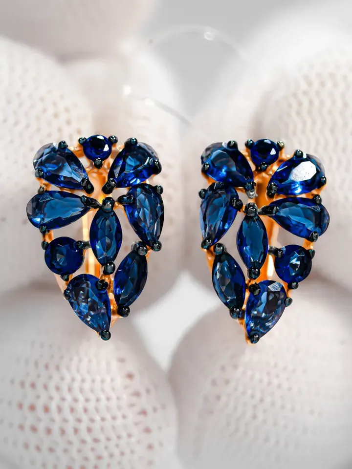 Earrings jewelry Silver gold plated 925 assay value with corundum sapphire