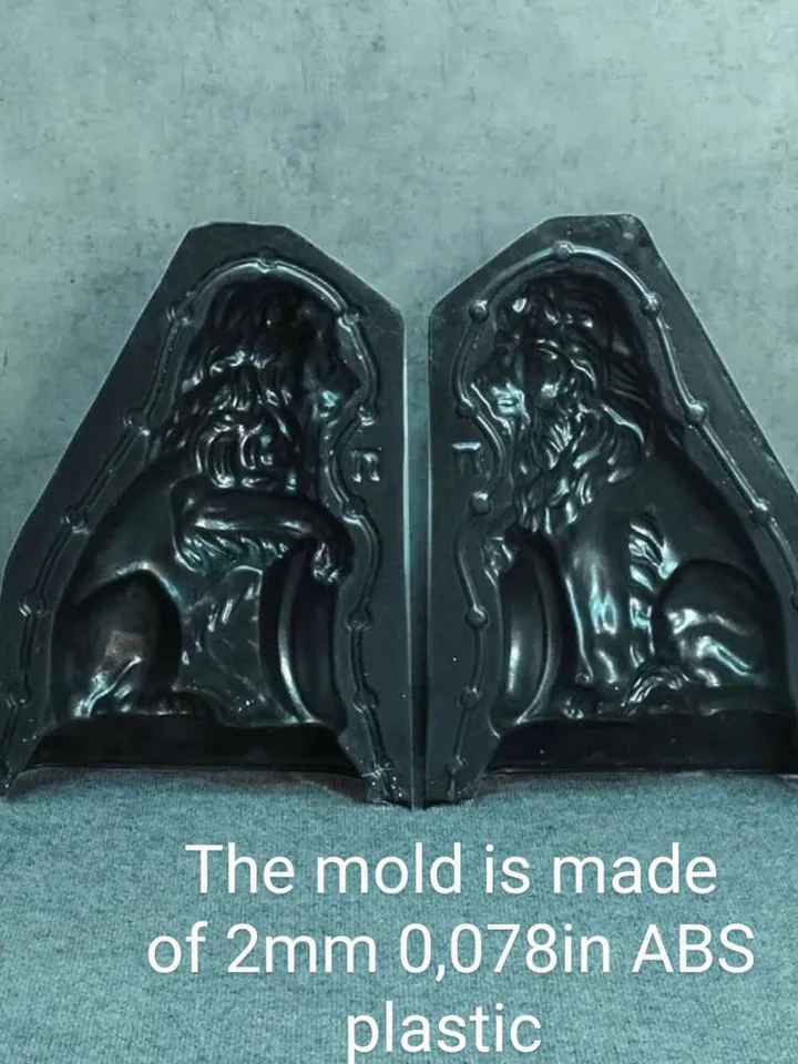 Plastic mold for concrete and gypsum "Lion the left side" DIY