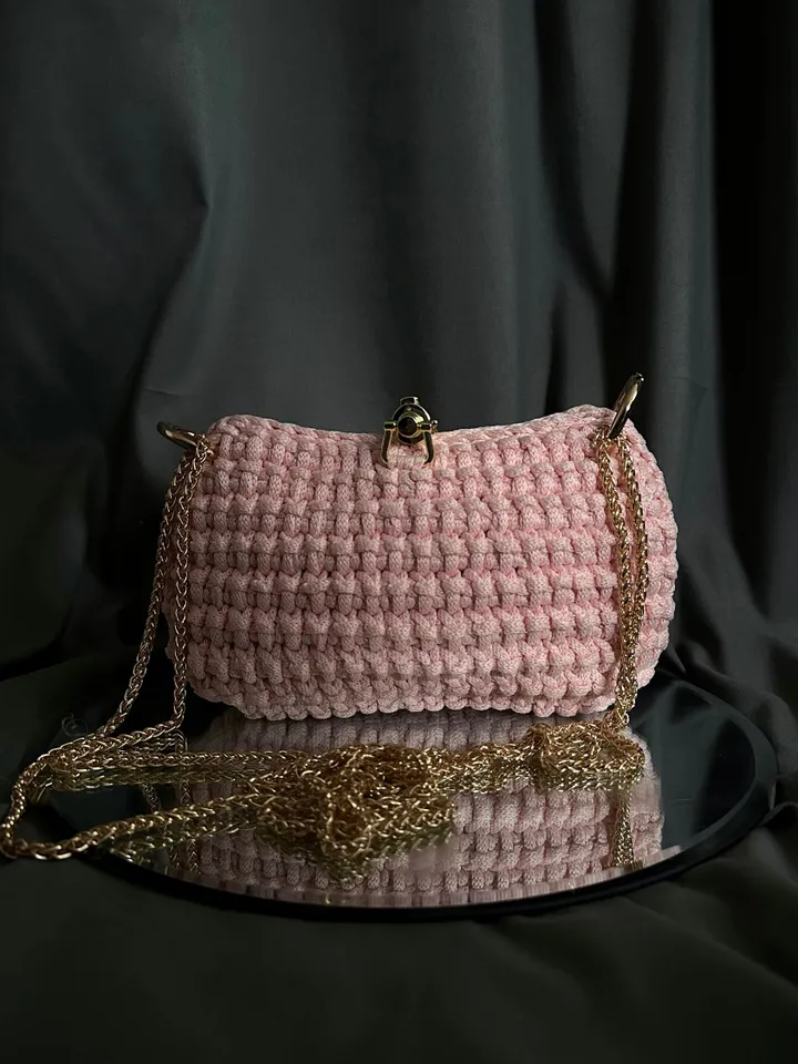 Women Chain Strap Pink Handbag, vegan crossbody, top handle, small purse, crochet clutch, shoulder bag, evening clutch