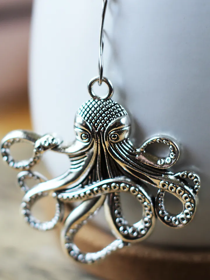 Octopus tea strainer for herbal tea, Tea infuser charm ocean, Tea steeper octopus pendant, loose leaf tea lover gift