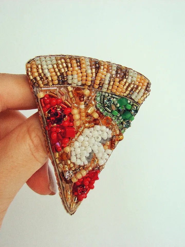 Brooch Pizza, beaded brooch, embroidered brooch, handmade design, custom brooch, cute brooch