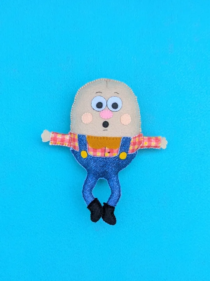 Humpty Dumpty | Nursery Rhymes | Super Simple Songs| Felt toy