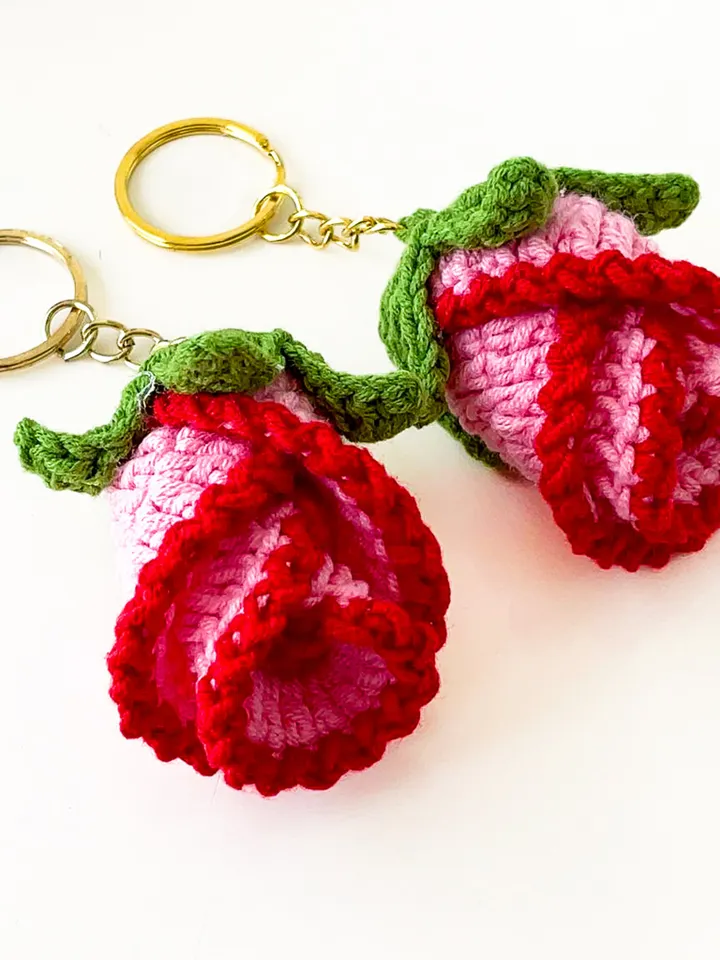 Crochet Rose Keychain Pattern, Simple 3D Flower Tutorial for Unique Bag Charms, Instant Download Gift Idea