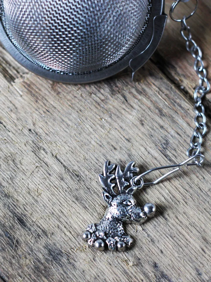 Christmas deer tea strainer for herbal tea, Tea infuser with deer charm, Tea Steeper winter pendant, Loose leaf tea gift