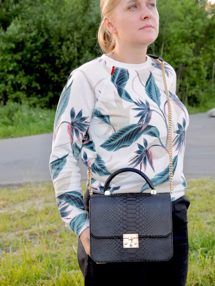 Genuine python skin classy woman bag | designer leather bag | woman hadle bag | chain crosshandle elegant snake bag | Snake print purse
