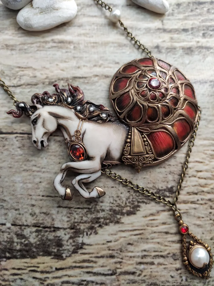 Red-White Hors Nautilus Jewelry necklace, pendant Nautilus