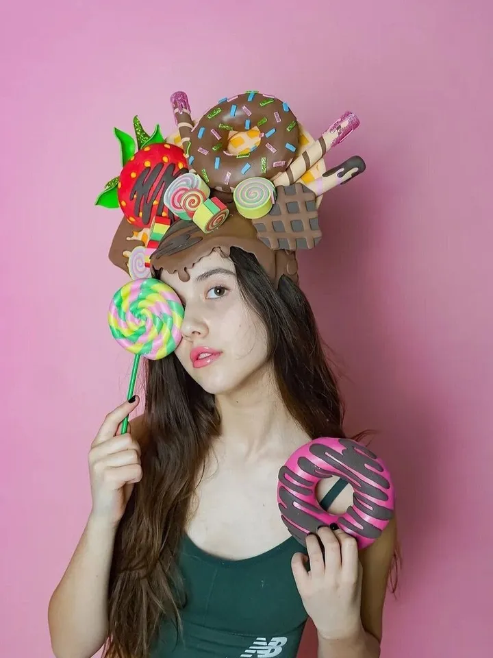 sweet headdress, gummy hairstyle, foam wig
