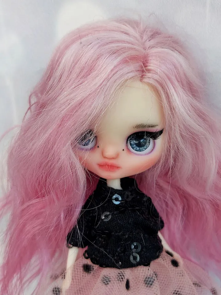 Petite Blythe doll with pink hair