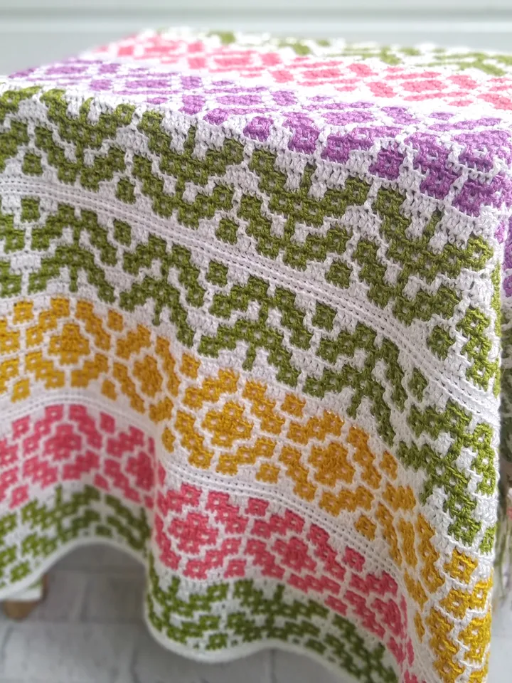 Crochet Floral Blanket Pattern with Overlay Mosaic Technique