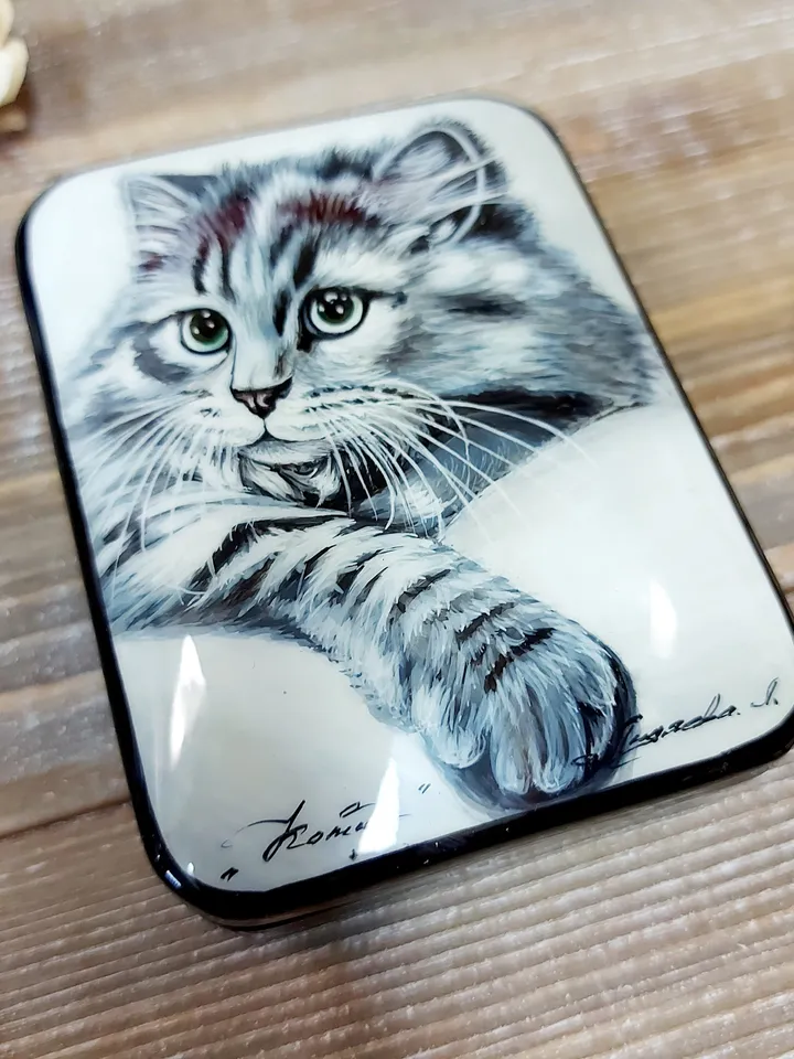 Beautiful Russian Lacquer Box "Cat" Hand painted miniature painting jewelry box Mother of pearl Papier mache Art gift Fedoskino