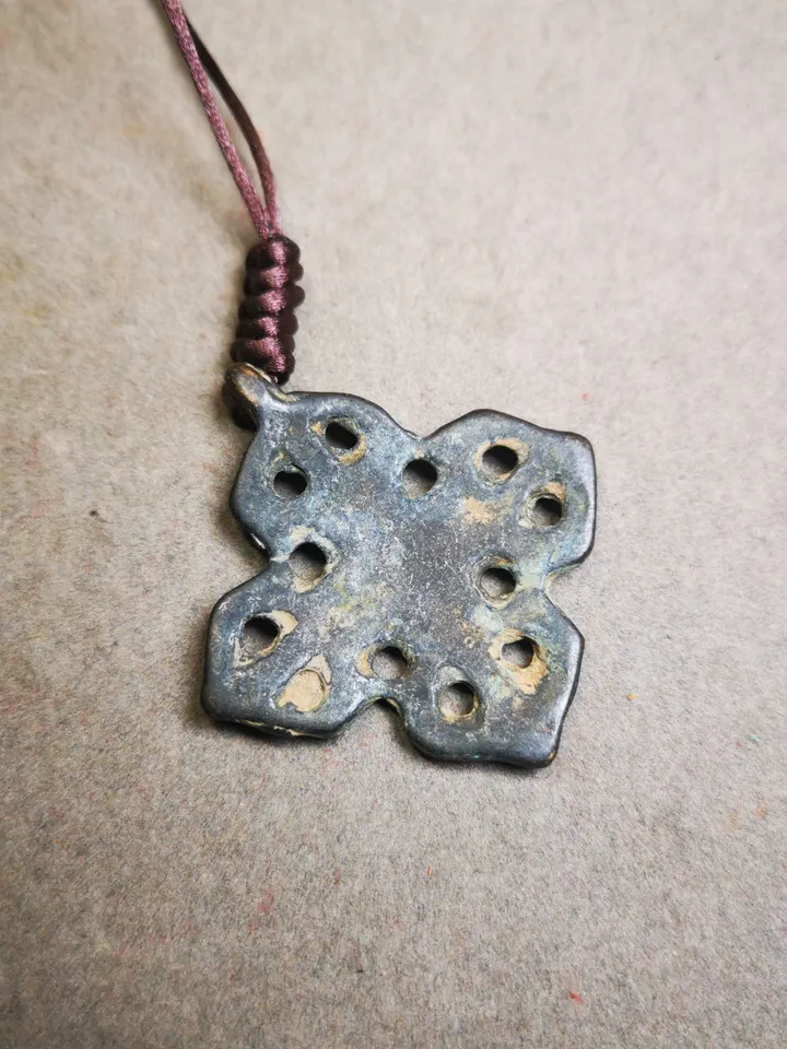 Gandhanra Antique Tibetan Buddhist Amulet,Cross Vajra Badge, 50 years old