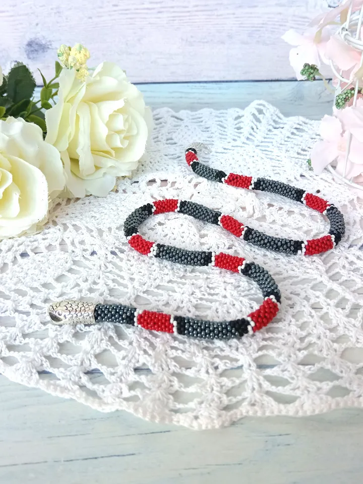 Snake bead crochet rope