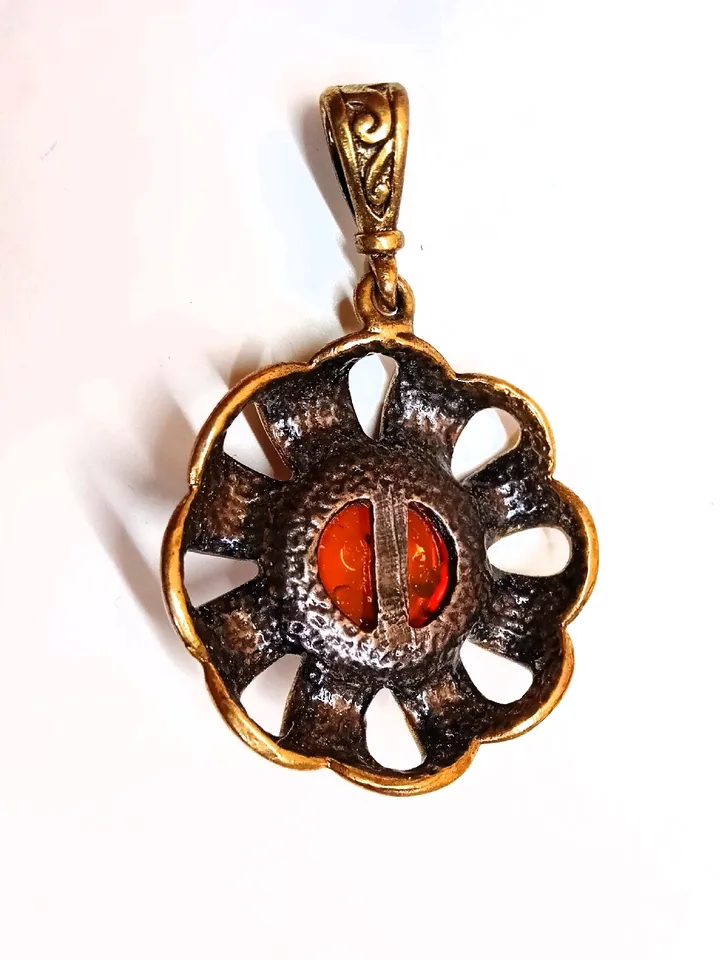 Flower Pendant Golden with Amber
Openwork Floral Jewelry for girls women Necklace black fake leather cord