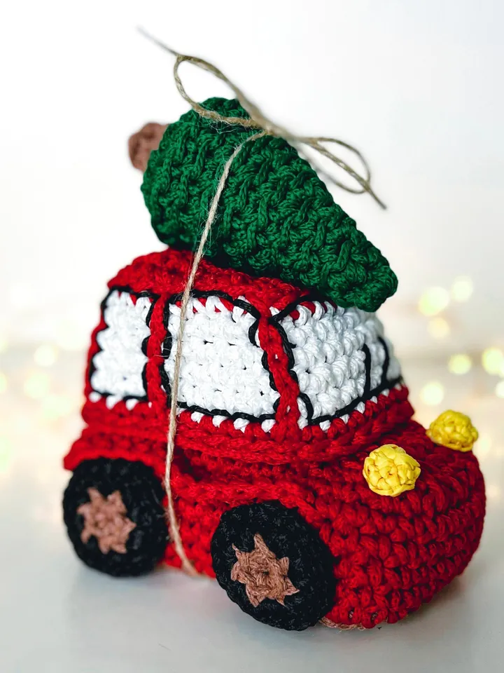 Crochet pattern basket car with Christmas tree, New year red minivan, crochet decor, PDF digital instant download, video tutorial