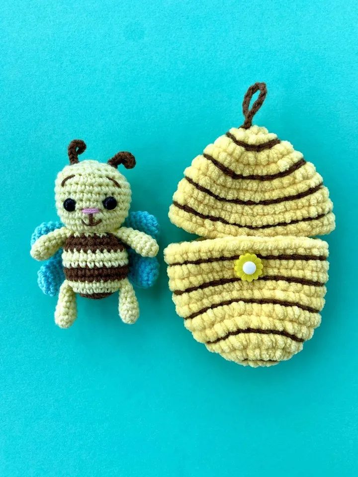 Crochet pattern bee in beehive - Amigurumi bumble bee easter- English Pdf - Easter gift - Insect pattern