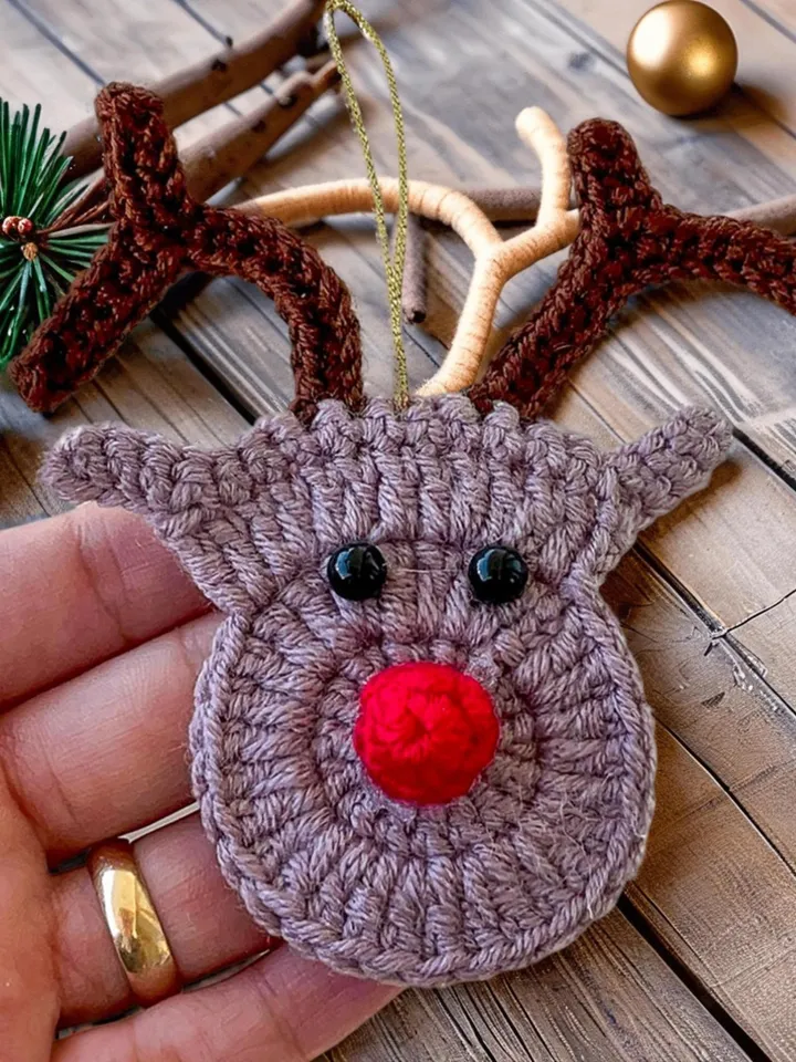 Reindeer Crochet Ornament Pattern, Handmade Holiday Ornament PDF Tutorial for Beginners, Perfect for Christmas Gifts and Decorations