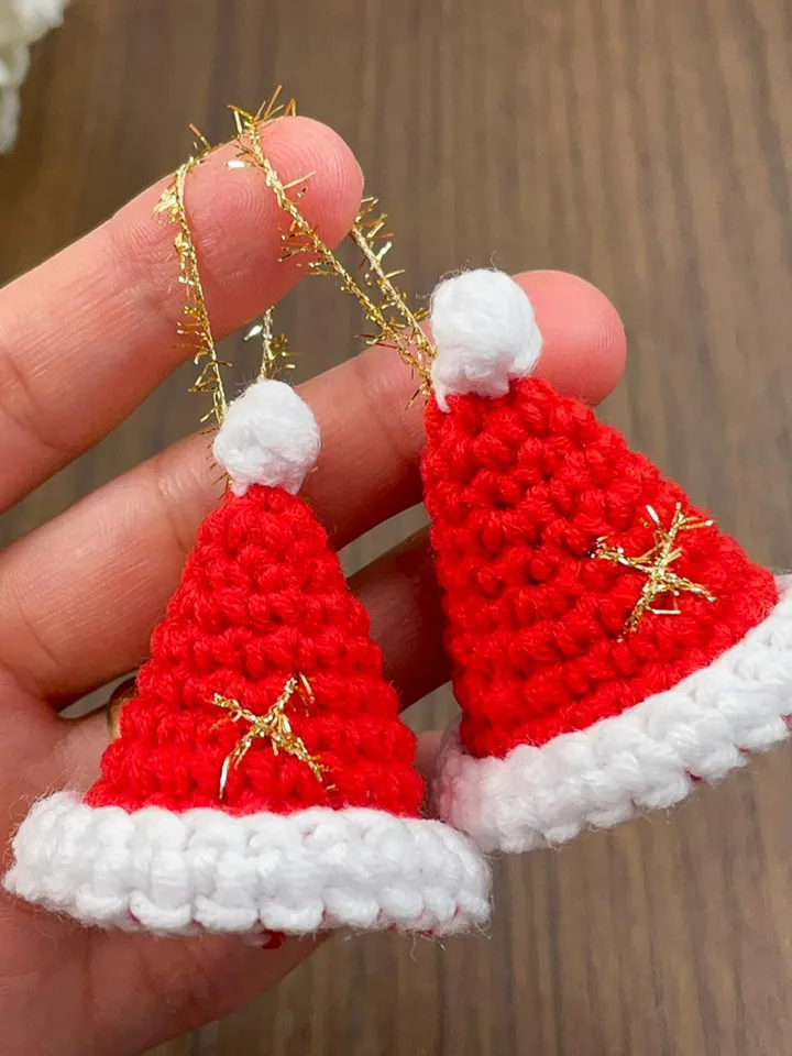 Crochet Santa Hat Pattern, Adorable Christmas Ornament Design for Beginners, Instant Download for Christmas Crochet PDF pattern