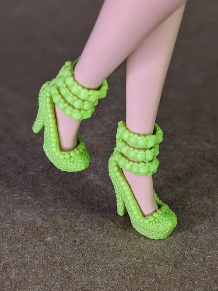 Neon green high-heeled shoes for 1/6 scale female dolls