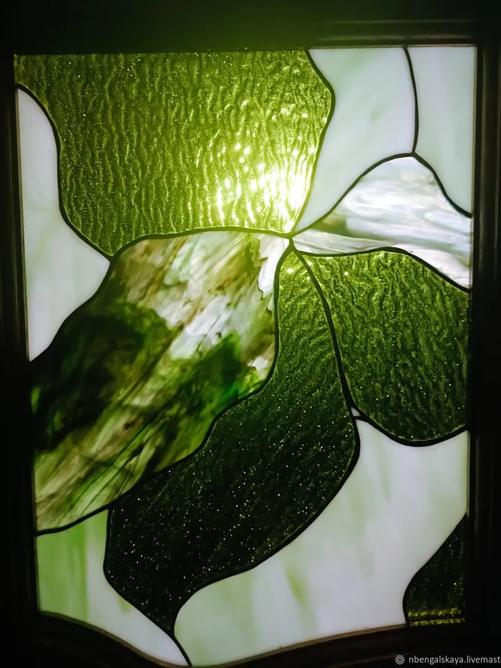 Doors: Magnolias, Tiffany Stained Glass Art, Magnolias Glass Doors, Magnolias Stained Glass Doors, Tiffany Art Glass,
Interior Doors with Magnolias Motif, Doors with Stained Glass, Stained Glass-Embellished Doors, Decorative Stained Glass Doors