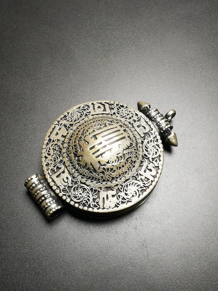 Gandhanra Antique Gau Ghau Shrine, Mini Tibetan Buddhist Altar Amulet Pendant,OM and Kalachakra Symbol