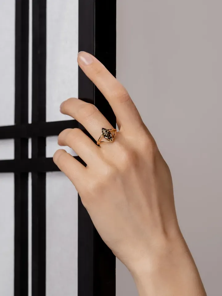Ring with natural Baltic amber made of 925 silver