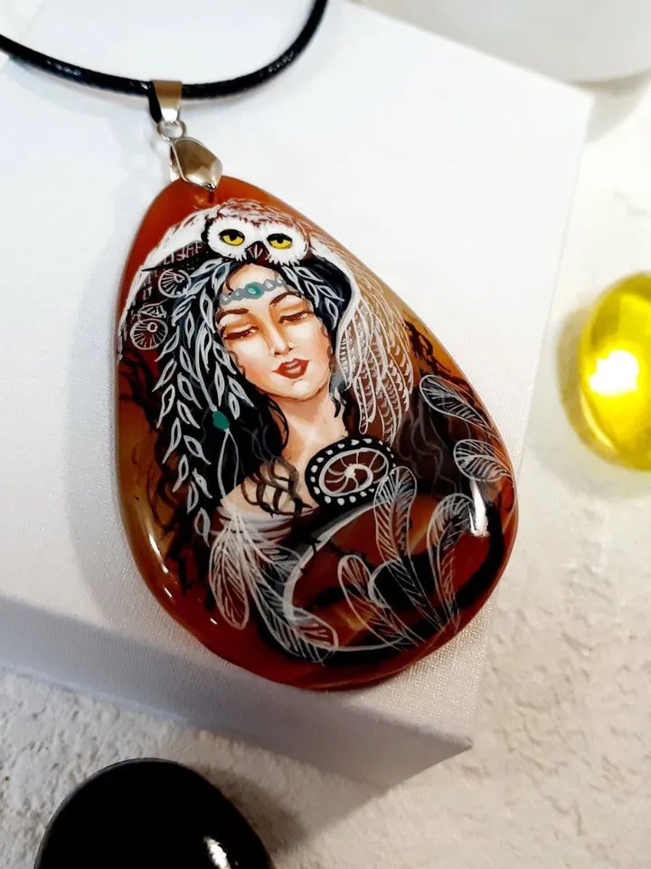 Wonderful Russian Painted agate pendant" Forest Fairy "miniature hand-painted Russian necklace Fine art jewelry Fedoskino Collectible