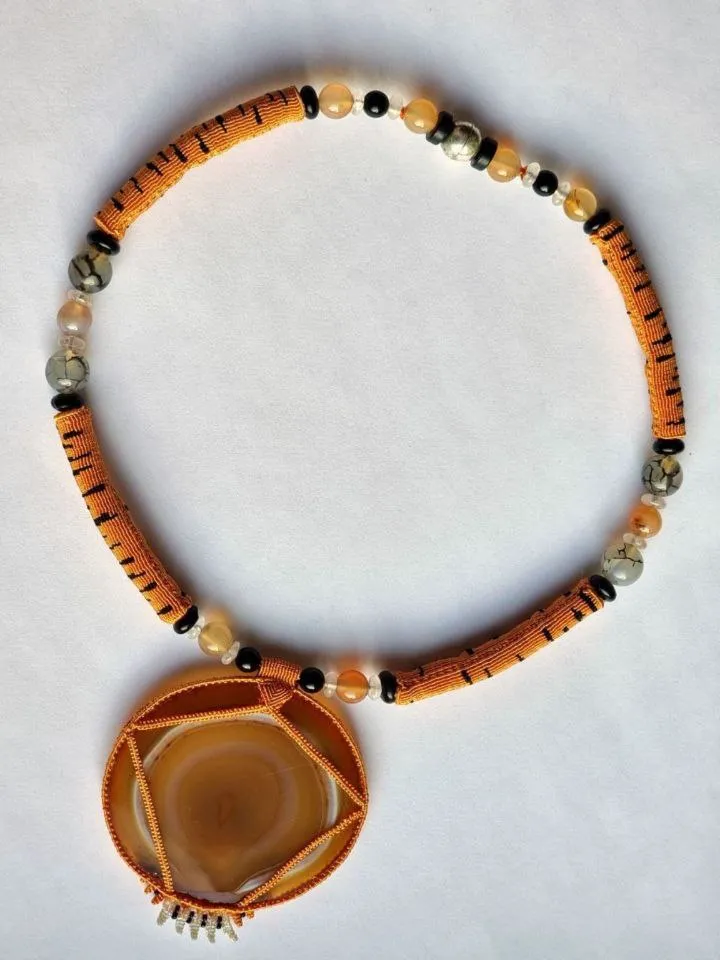 "Catch the Tiger" Macrame Necklace with Agate Slice