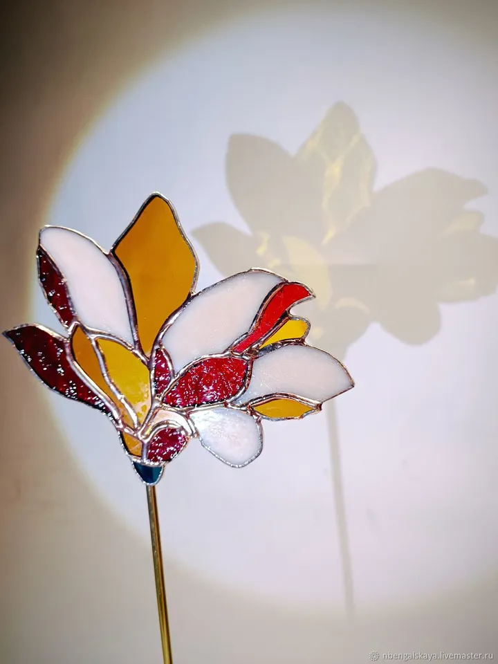Magnolia on a Brass and Cast Stone Stand, Stained Glass Flower, Glass Magnolia on Stand, Artistic Glass Floral Decor, Tiffany Glass Flower, Magnolia Sculpture, Magnolia in Brass and Stone