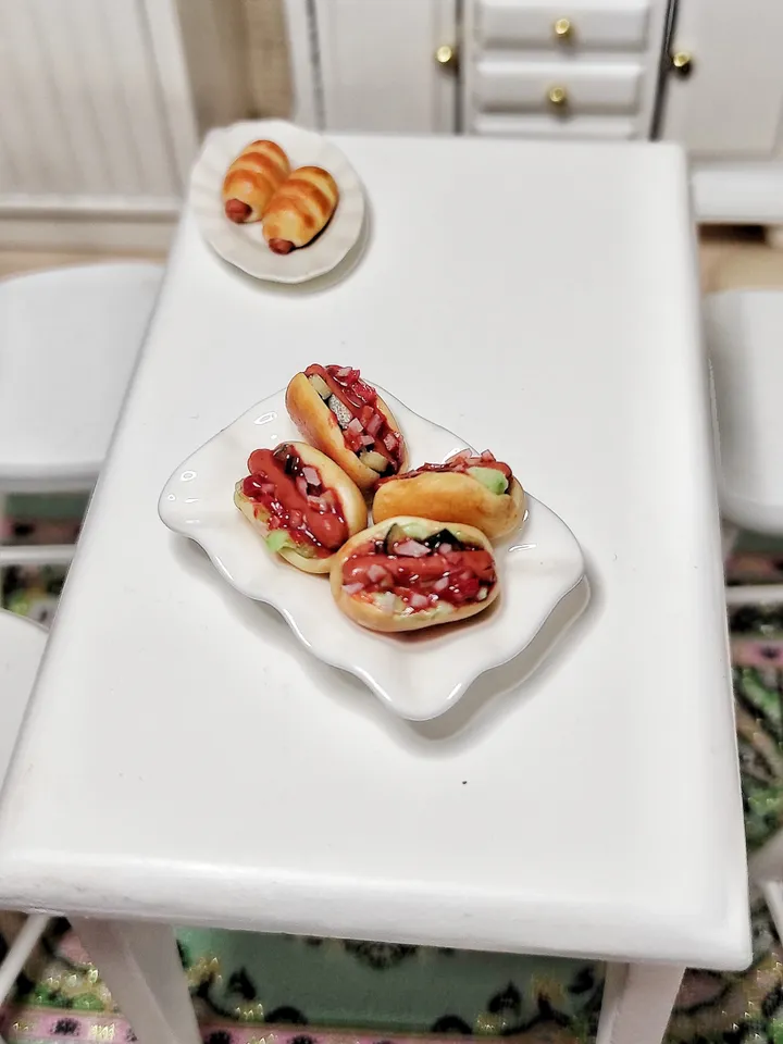 Fast food for dolls - Hot dog - Realistic hot dog - Dolls sandwich - miniature food - mini food - tiny food - small food