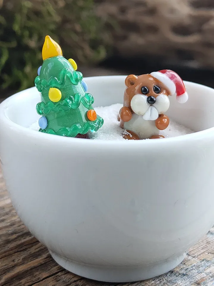 Beaver figurine Miniature beaver Tiny beaver glass beaver Miniature animals Santa hat figurine Christmas gifts Aquarium decor
