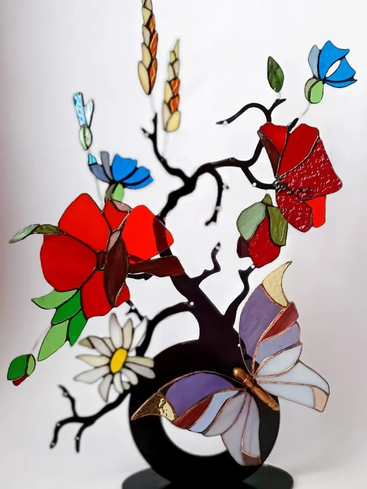 Wildflower Bouquet on Round Stand, Stained Glass Wildflowers, Meadow Flower Bouquet on Stand, Glass Flower Arrangement, Tiffany Glass Wildflower Decor, Wildflower Bouquet Sculpture, Floral Bouquet on Round Base