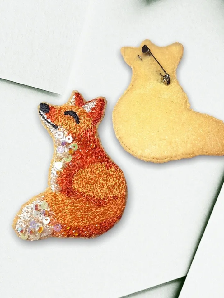 Fox brooch on felt machine embroidery designs digital embroidery pattern clothing décor embroidery motif 3D fox embroidery design